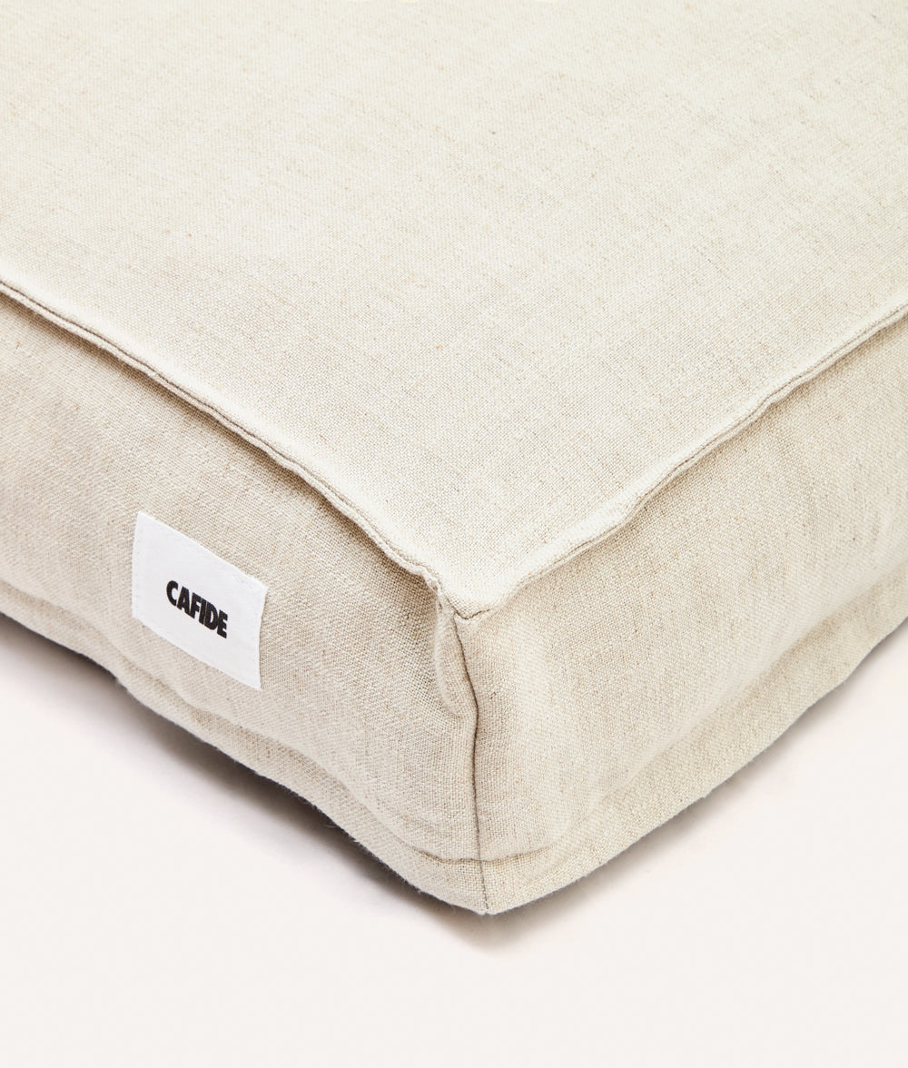 Cama Perro Lino, Cuadra